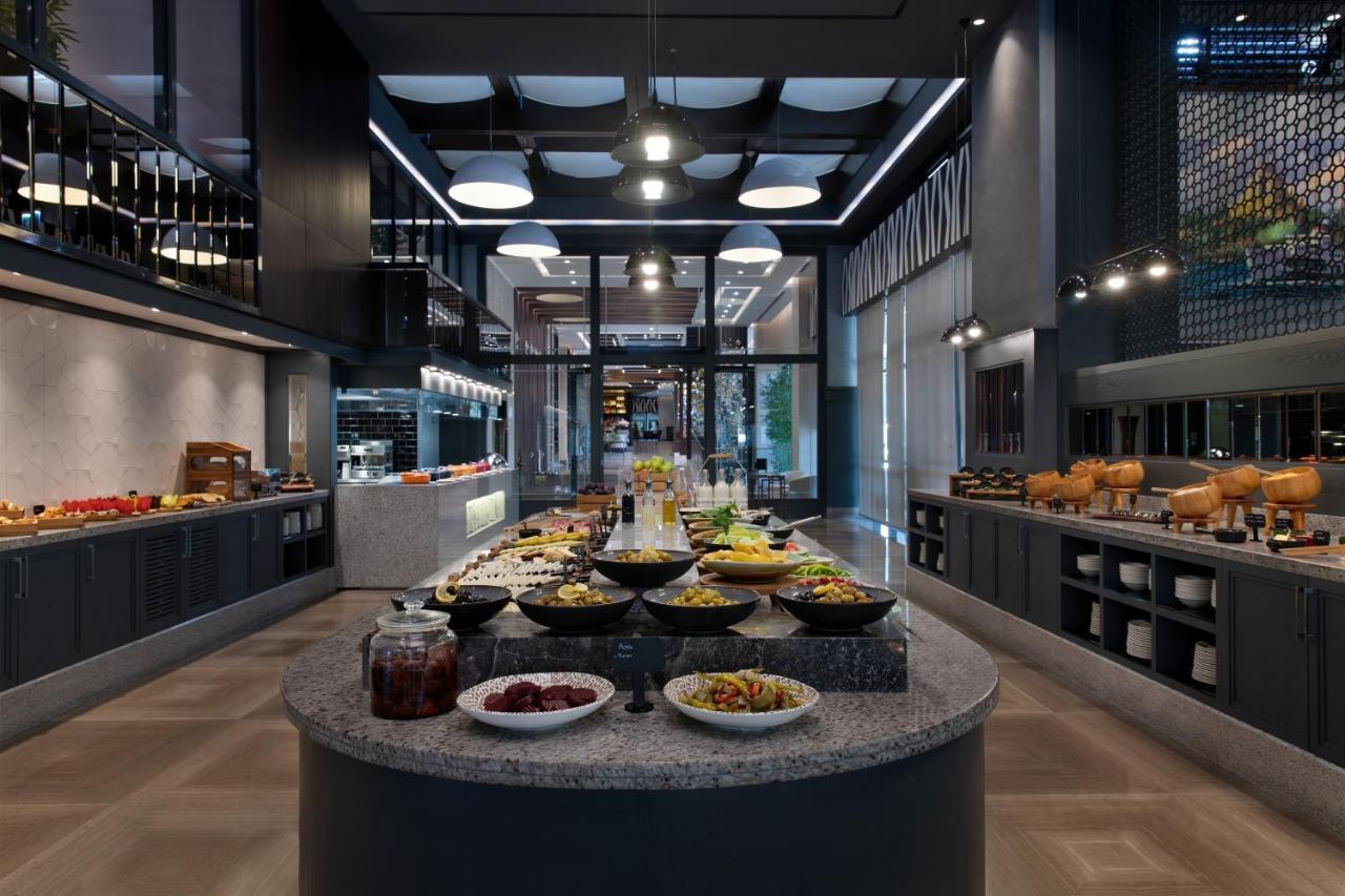 Sheraton Istanbul City Center Exterior foto