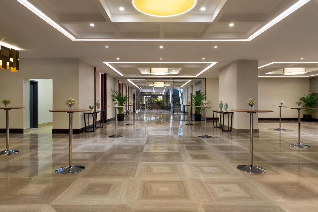 Sheraton Istanbul City Center Exterior foto