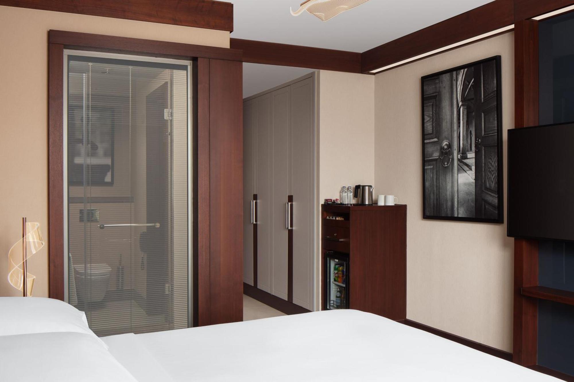 Sheraton Istanbul City Center Exterior foto