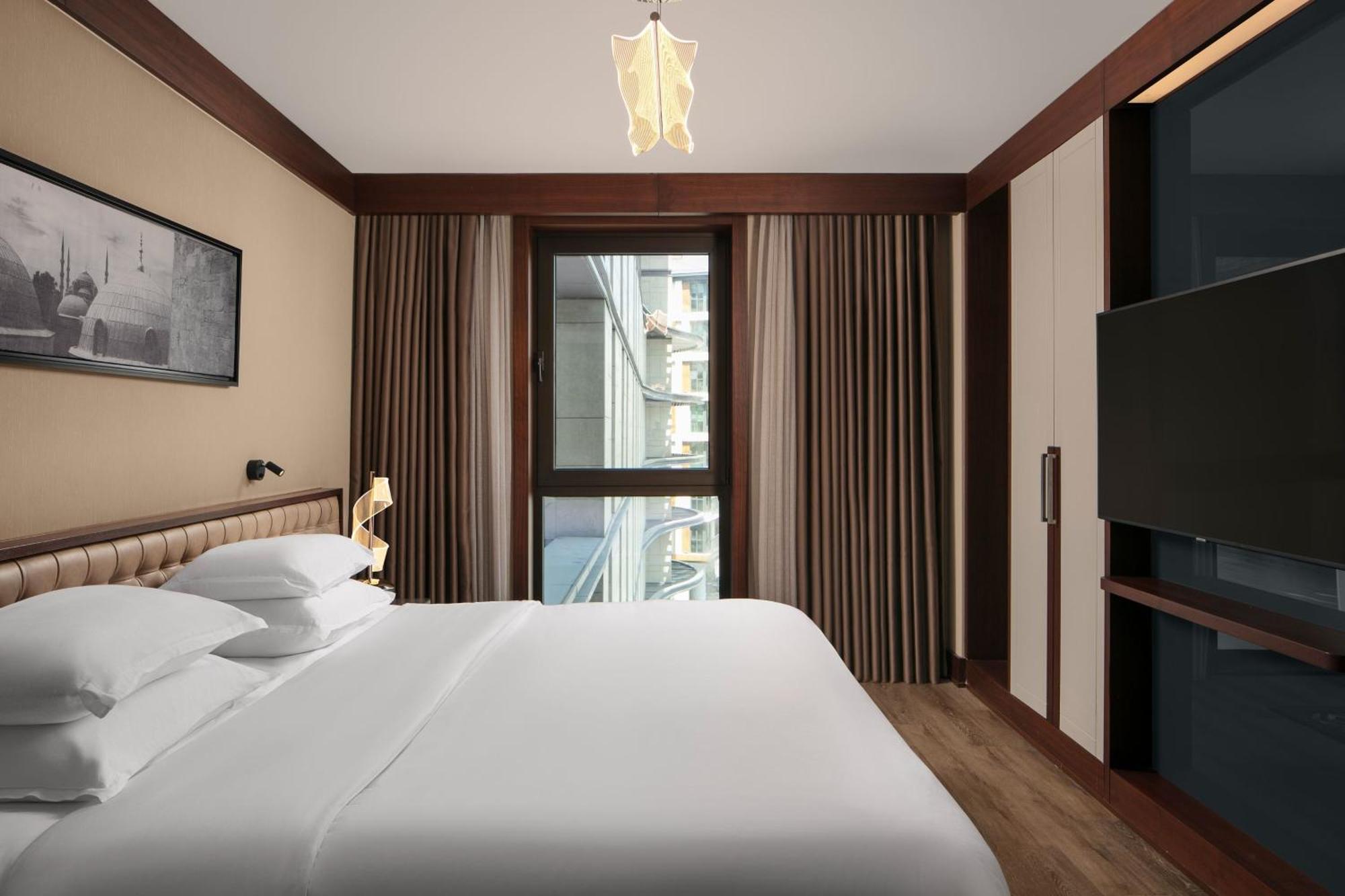 Sheraton Istanbul City Center Exterior foto